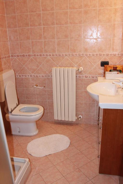 Villetta Nembra Edolo Rom bilde